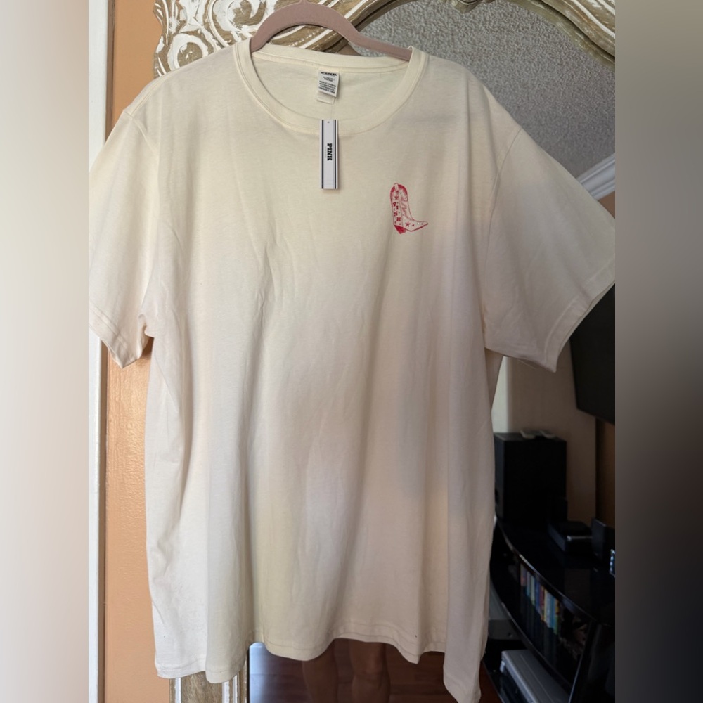NEW Victoria’s Secret Pink super soft graphic t-shirt